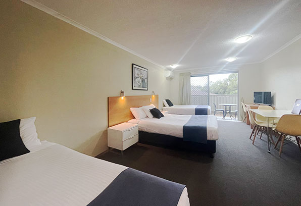 Nambour Heights Motel Family Room